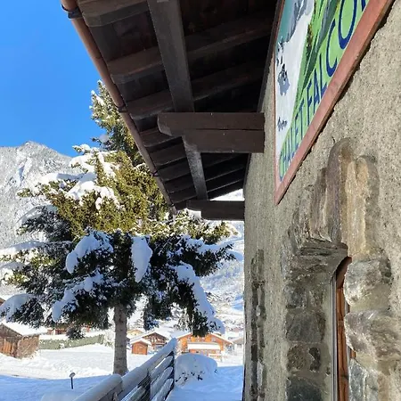 Chalet Falcon - Luxury Swiss Retreat With Hot-tub