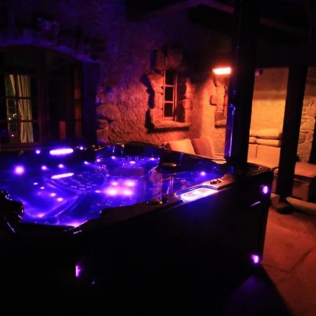 Chalet Falcon - Luxury Swiss Retreat With Hot-tub *