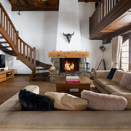 Chalet Falcon - Luxury Swiss Retreat With Hot-tub Bagnes