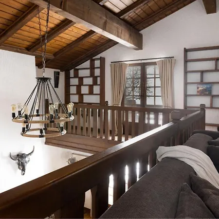 Falcon - Luxury Swiss Retreat With Hot-tub *
