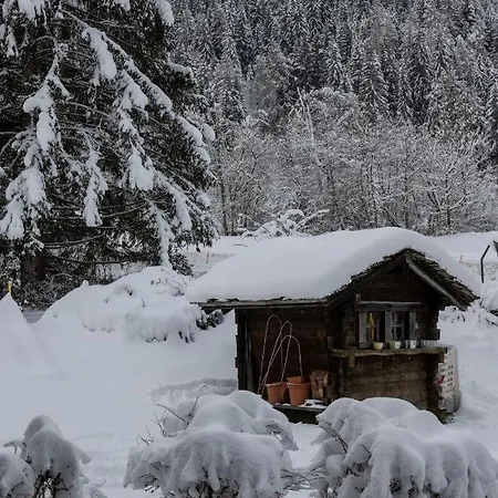 Falcon - Luxury Swiss Retreat With Hot-tub Chalet *