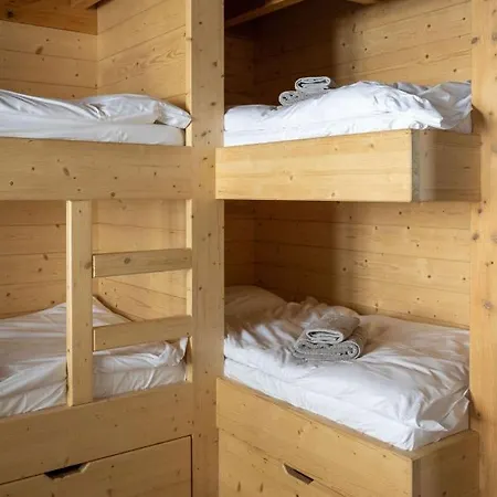 Chalet Falcon - Luxury Swiss Retreat With Hot-tub Bagnes