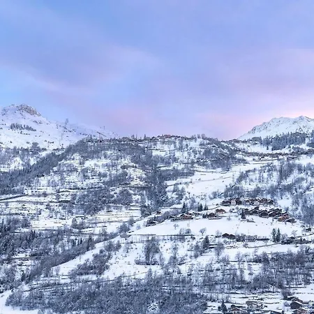 Chalet Falcon - Luxury Swiss Retreat With Hot-tub *