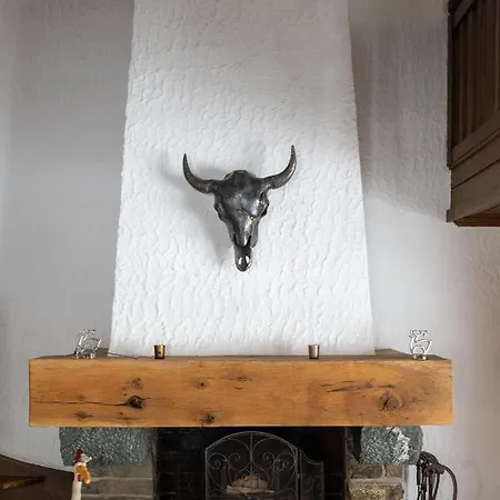 Falcon - Luxury Swiss Retreat With Hot-tub Chalet *