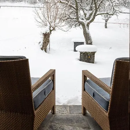 Falcon - Luxury Swiss Retreat With Hot-tub 샬레