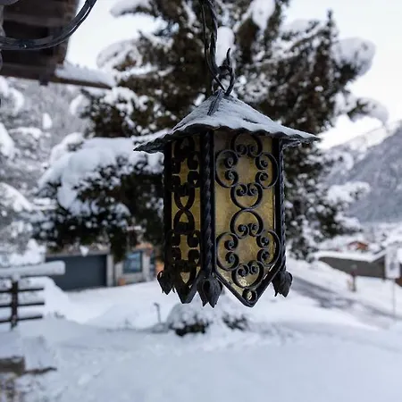 Falcon - Luxury Swiss Retreat With Hot-tub *